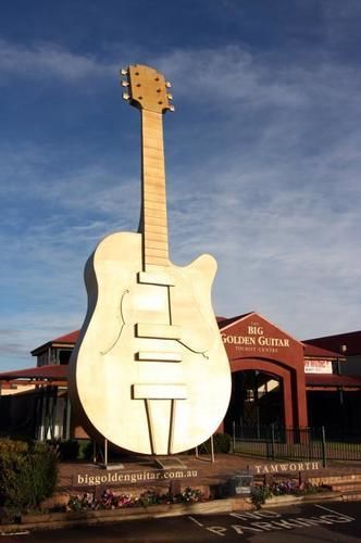 Golden Guitar Motor Inn Тамуърт Екстериор снимка